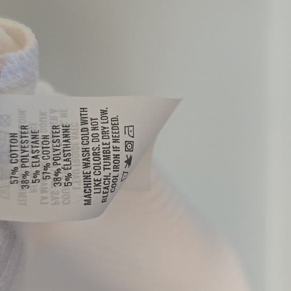 AE Ribbed Sleevless Top - Picture 3 of 4